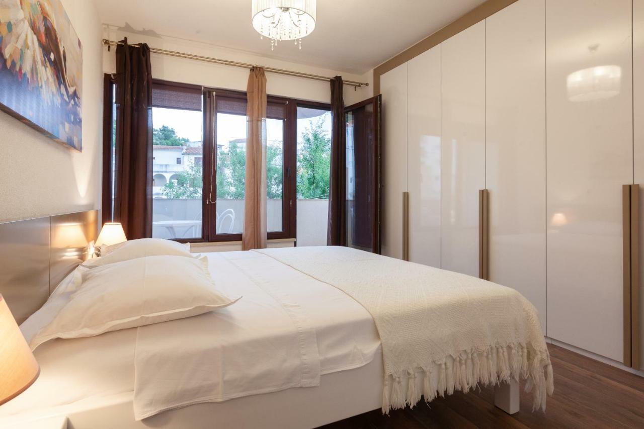 Apartmani Tina Podgora Exteriör bild