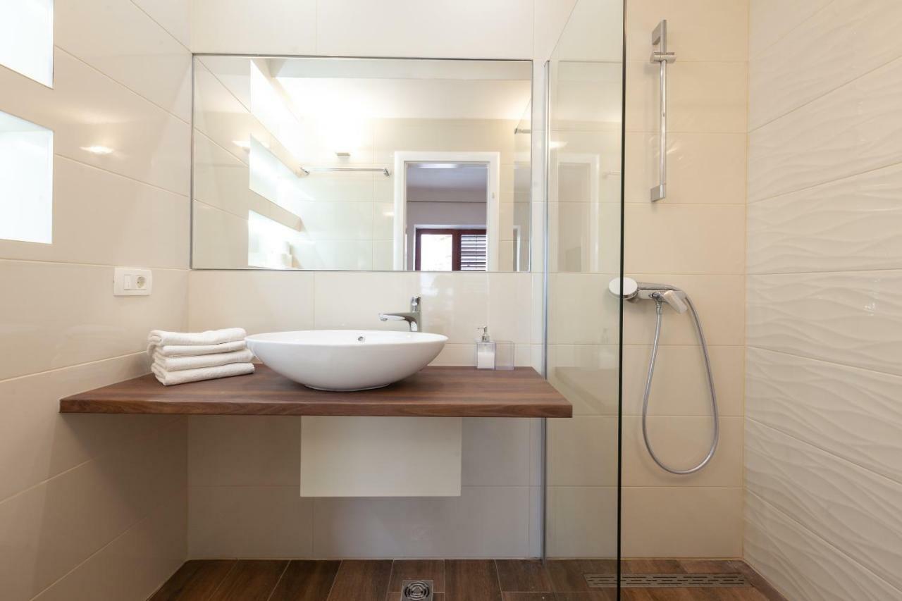 Apartmani Tina Podgora Exteriör bild