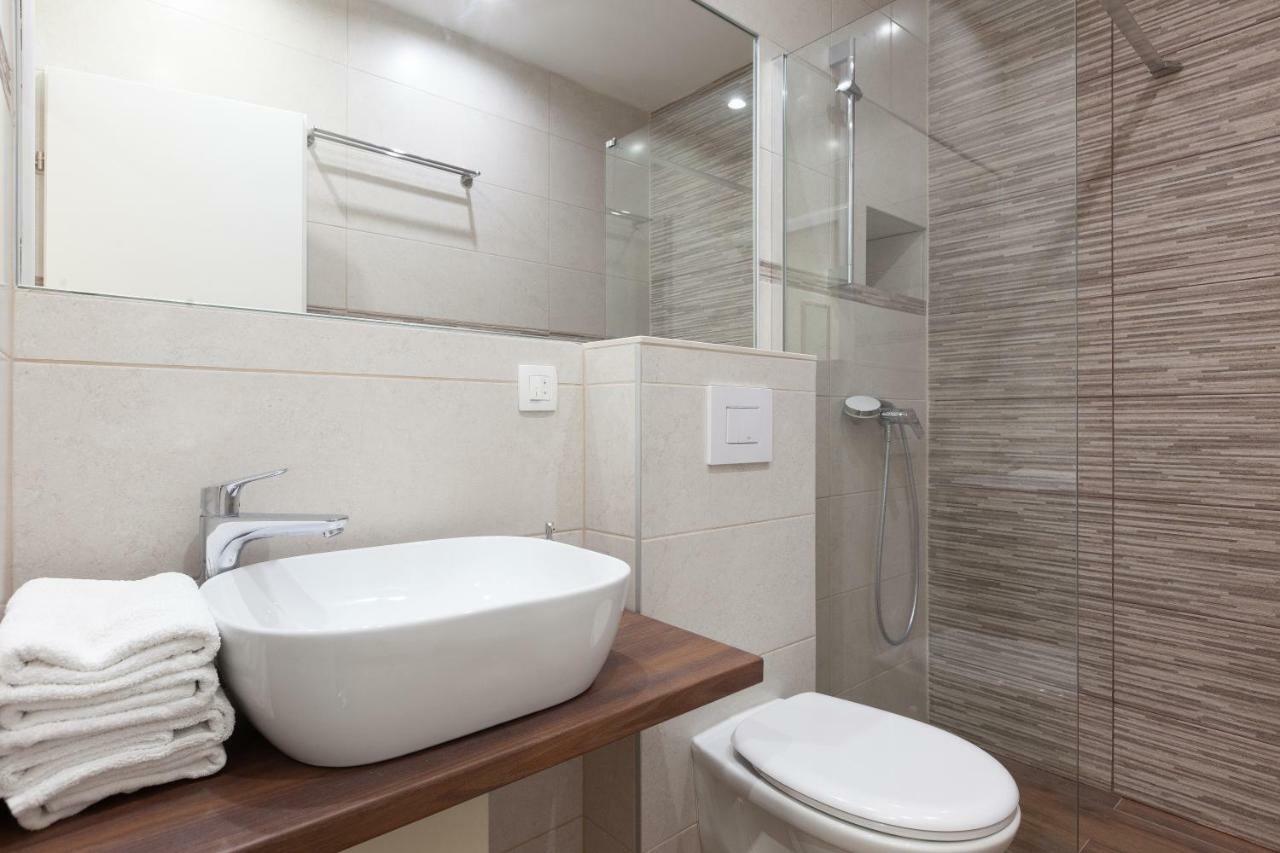 Apartmani Tina Podgora Exteriör bild