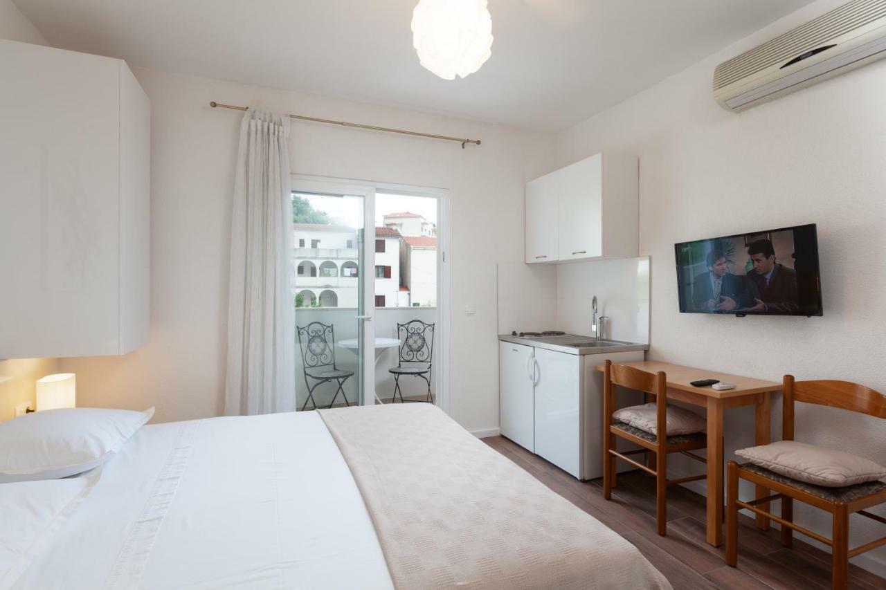 Apartmani Tina Podgora Exteriör bild