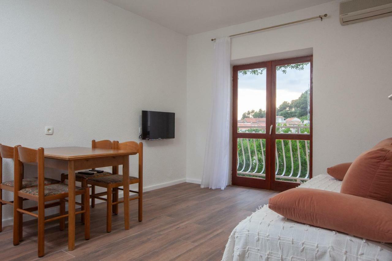 Apartmani Tina Podgora Exteriör bild